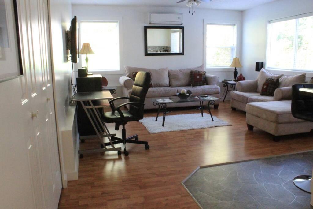 Memory Lane Guest Suite Sooke Extérieur photo